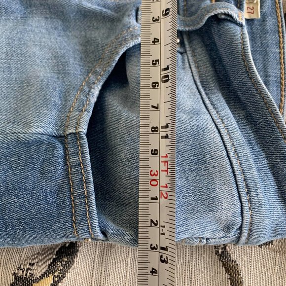 Levi's Jeans - Picture 2 of 7